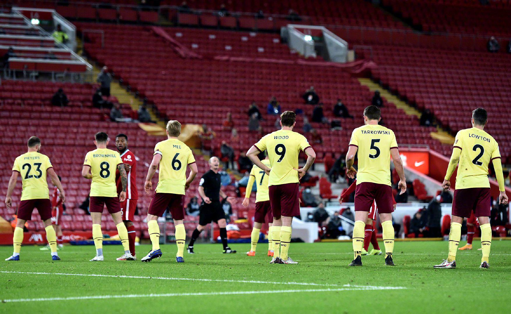 为之凝固 为之凝固