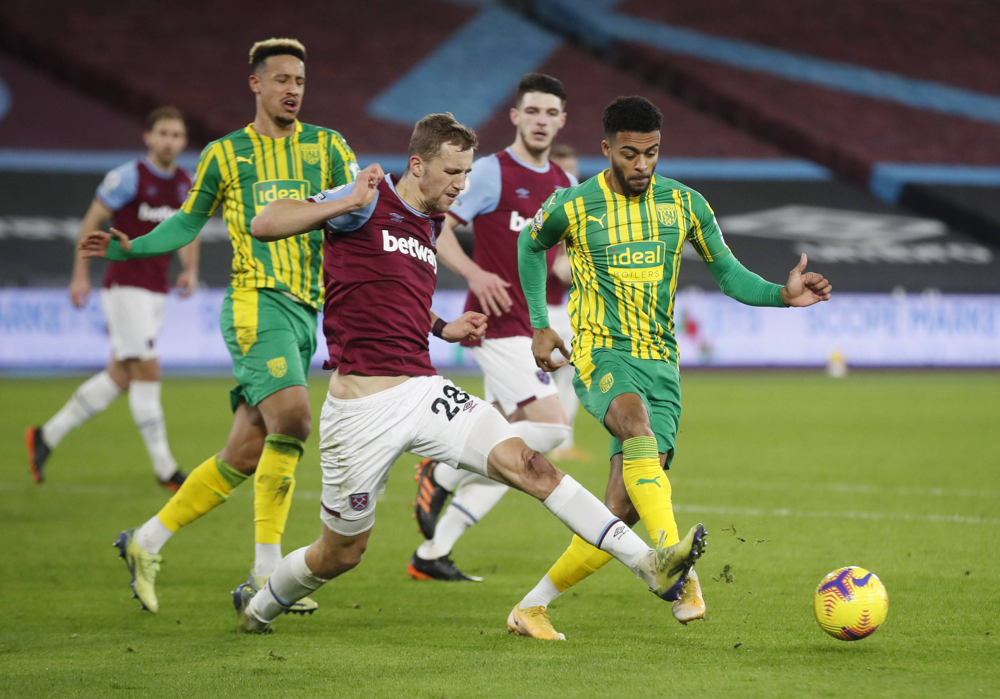 日趋白热化 日趋白热化